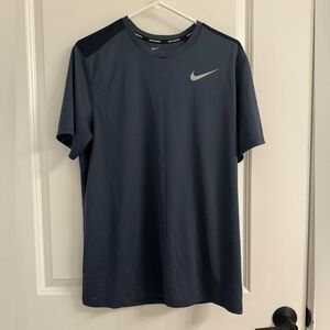 ⚜️ Nike Dri-Fit navy blue running shirt medium
